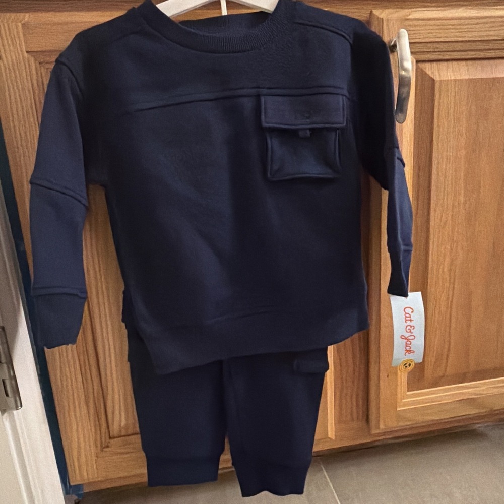 Cat & Jack 2T Toddler Boys Pocket Crewneck Sweat Shirt & Jogger Set